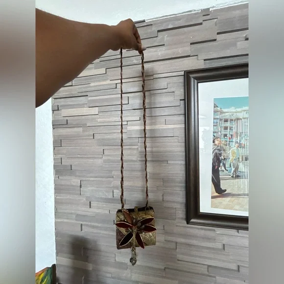 Mary Frances Elegant Gold Burgundy Beaded Velvet Trim Dragonfly Crossbody Purse - Picture 7 of 12